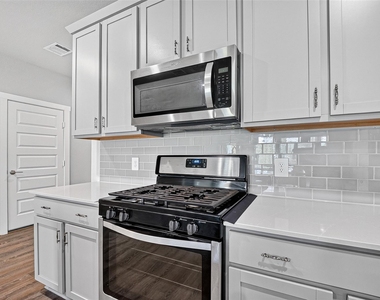 13126 Lago Acero Lane - Photo Thumbnail 10