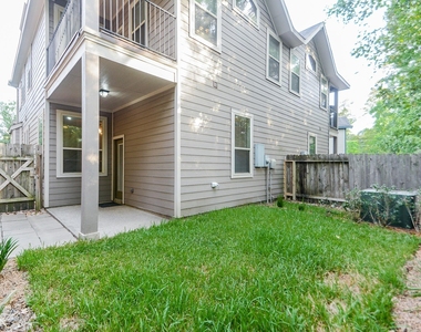 22 Cheswood Manor - Photo Thumbnail 2