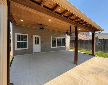 910 Staffordale Manor Lane - Photo Thumbnail 12