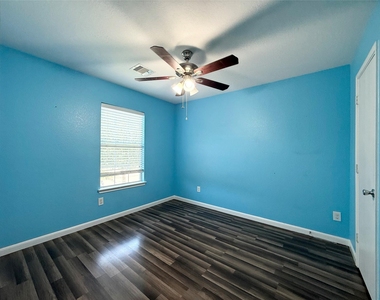 910 Staffordale Manor Lane - Photo Thumbnail 10