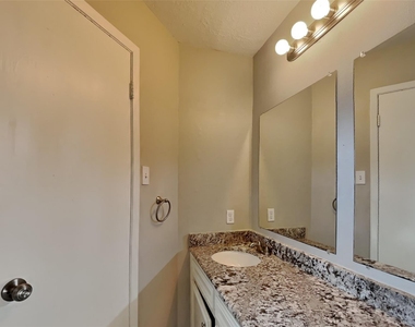 15506 Swan Creek Drive - Photo Thumbnail 9