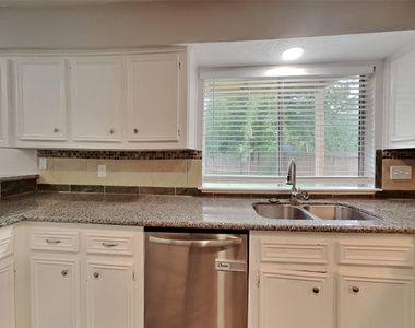 15506 Swan Creek Drive - Photo Thumbnail 4
