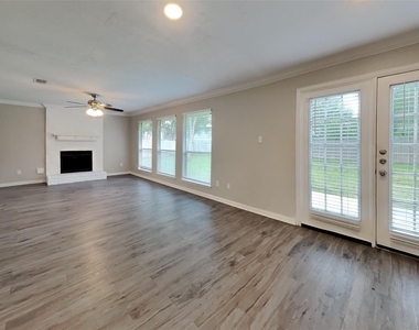 15506 Swan Creek Drive - Photo Thumbnail 3