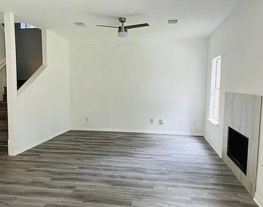 17627 Glenwolf Drive - Photo Thumbnail 8