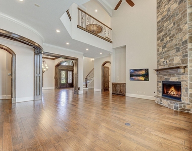 27303 Silver Jade Court - Photo Thumbnail 11