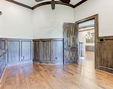 27303 Silver Jade Court - Photo Thumbnail 6