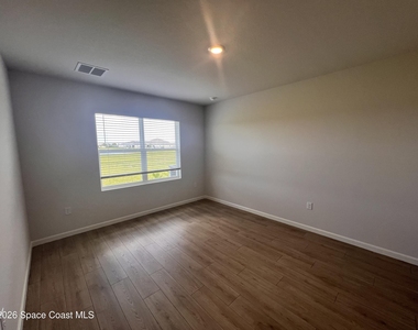 1493 Garabaldi Circle Se - Photo Thumbnail 6