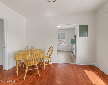 1008 E Strawbridge Avenue - Photo Thumbnail 11