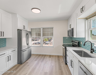 1008 E Strawbridge Avenue - Photo Thumbnail 15