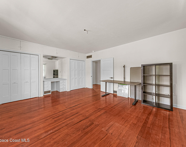 1008 E Strawbridge Avenue - Photo Thumbnail 17