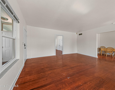 1008 E Strawbridge Avenue - Photo Thumbnail 5