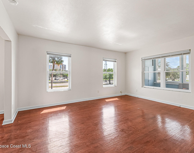 1008 E Strawbridge Avenue - Photo Thumbnail 7