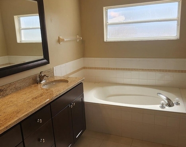 3800 Sunbeam Court - Photo Thumbnail 9