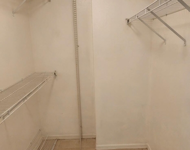 3800 Sunbeam Court - Photo Thumbnail 10