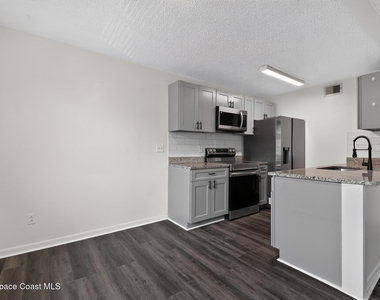 451 Mercury Avenue Se - Photo Thumbnail 3