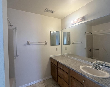 1660 Wake Forest Road Nw - Photo Thumbnail 8