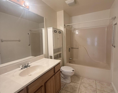 1660 Wake Forest Road Nw - Photo Thumbnail 10