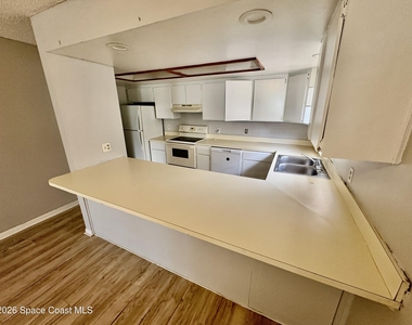 319/321 Jefferson Avenue - Photo Thumbnail 4