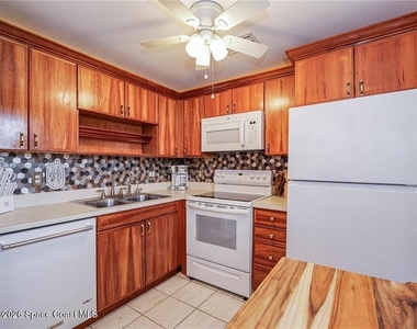55 Woodland Drive - Photo Thumbnail 8