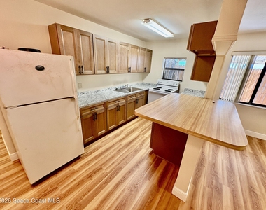 259 S Brevard Avenue - Photo Thumbnail 5
