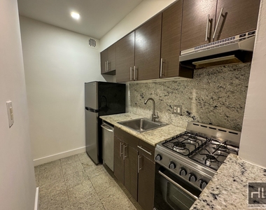 East 80 Street - Photo Thumbnail 2
