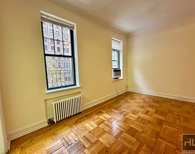 West 79 Street - Photo Thumbnail 1