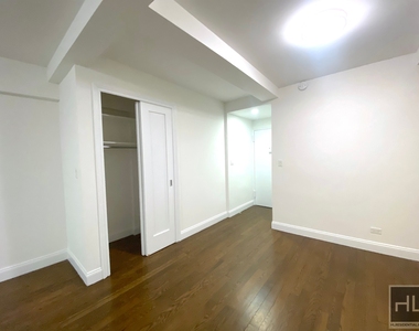 East 69 Street - Photo Thumbnail 2