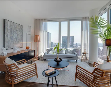 East 44th Street - Photo Thumbnail 3