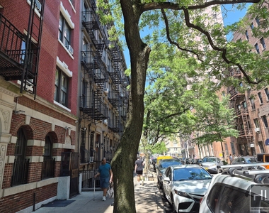 West 104 Street - Photo Thumbnail 7