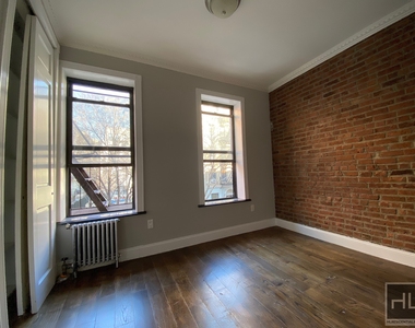 W 108th St - Photo Thumbnail 2