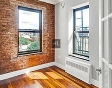 Lexington Avenue - Photo Thumbnail 2