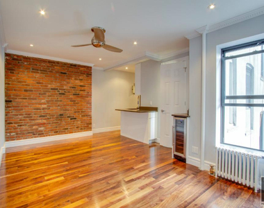Lexington Avenue - Photo Thumbnail 1