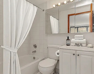 1425 York Avenue - Photo Thumbnail 5