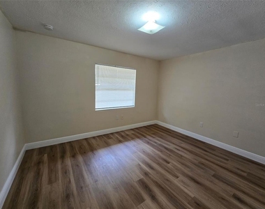 10405 N Arden Avenue - Photo Thumbnail 8