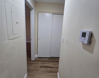10405 N Arden Avenue - Photo Thumbnail 7