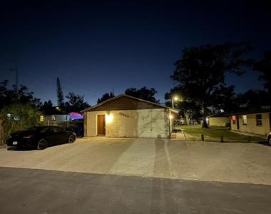 10405 N Arden Avenue - Photo Thumbnail 10