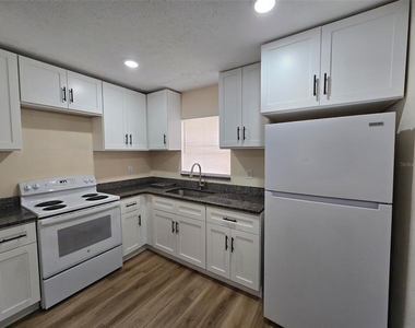 10405 N Arden Avenue - Photo Thumbnail 5