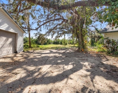 8725 Erie Lane - Photo Thumbnail 39