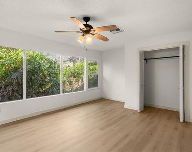 8725 Erie Lane - Photo Thumbnail 22