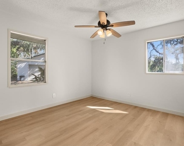 8725 Erie Lane - Photo Thumbnail 35