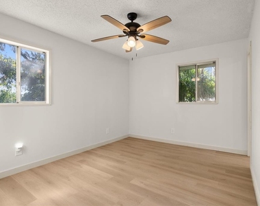 8725 Erie Lane - Photo Thumbnail 30