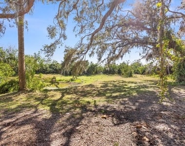 8725 Erie Lane - Photo Thumbnail 3
