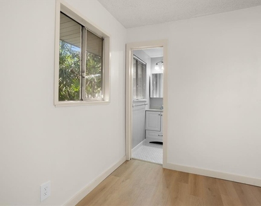 8725 Erie Lane - Photo Thumbnail 32