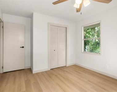 8725 Erie Lane - Photo Thumbnail 36