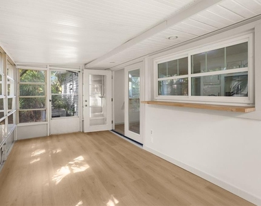 8725 Erie Lane - Photo Thumbnail 19