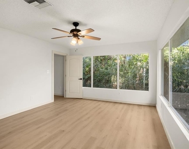 8725 Erie Lane - Photo Thumbnail 23