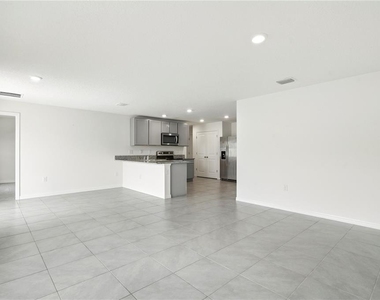 13322 Golden Lime Avenue - Photo Thumbnail 3