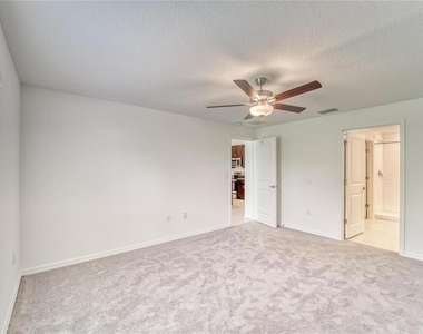 5514 Blue Azure Drive - Photo Thumbnail 16