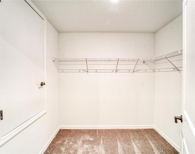 5514 Blue Azure Drive - Photo Thumbnail 19