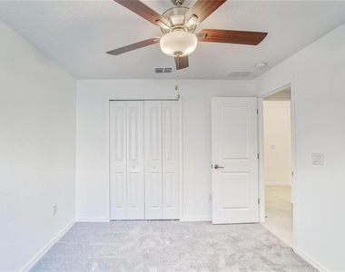 5514 Blue Azure Drive - Photo Thumbnail 7